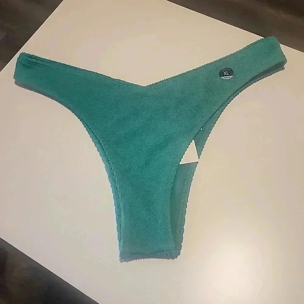 HOLLISTER HIGH LEG BIKINI BOTTOM SIZE XL